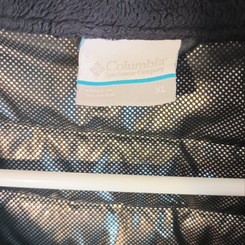 Women's Columbia Jacket - Picture 6 of 6